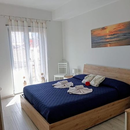 Appartamento Moderno In Centro Citta SantʼAgata di Militello エクステリア 写真