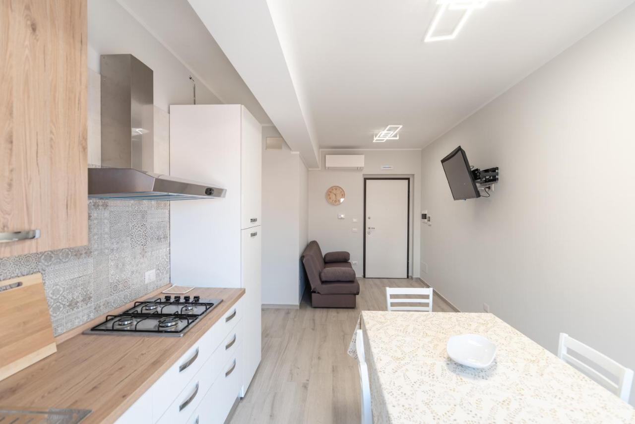 Appartamento Moderno In Centro Citta SantʼAgata di Militello エクステリア 写真