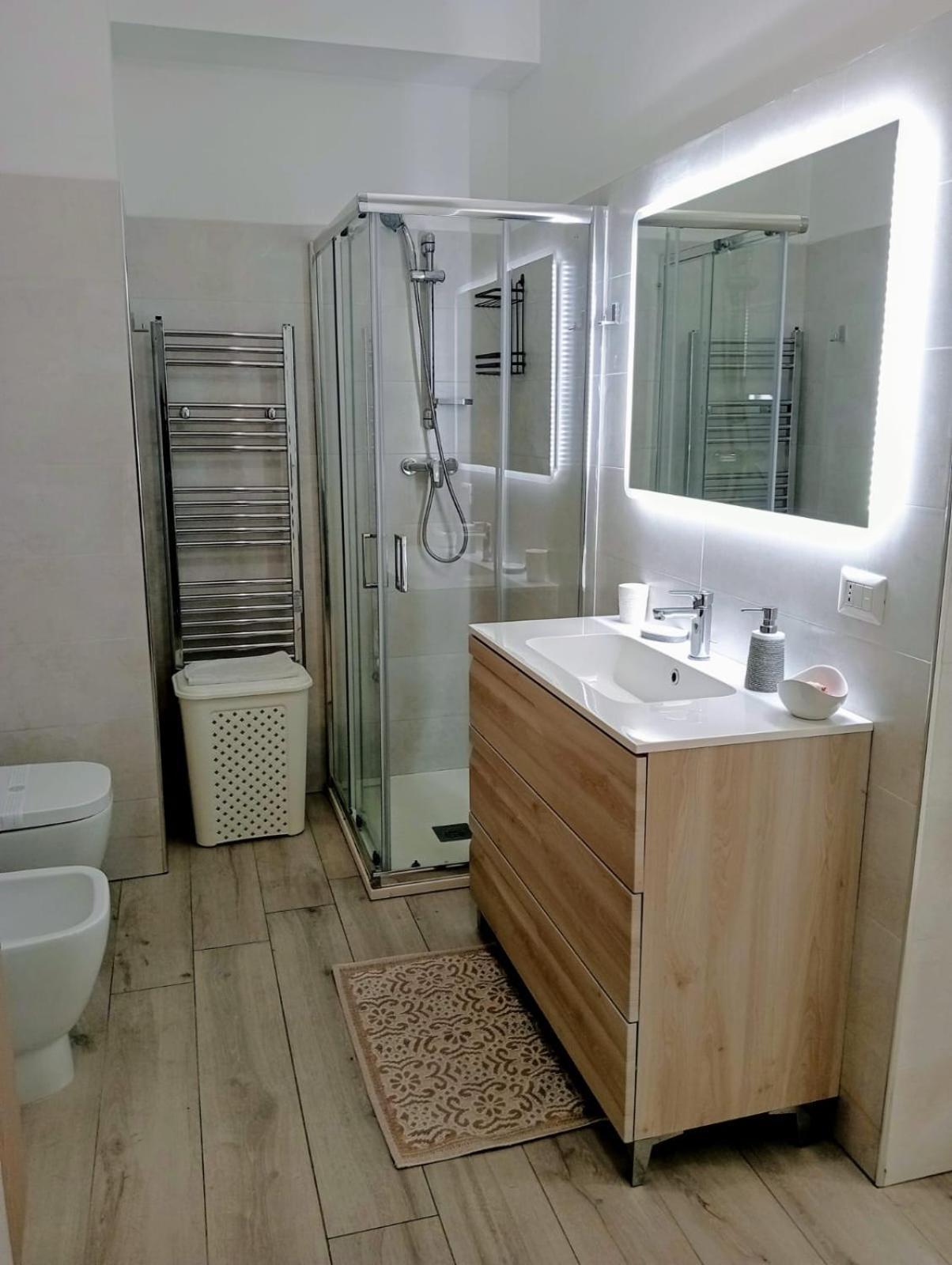 Appartamento Moderno In Centro Citta SantʼAgata di Militello エクステリア 写真
